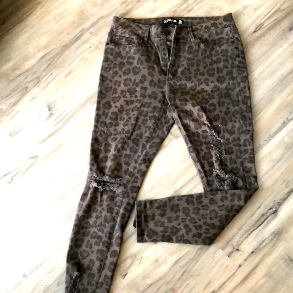 Design Lab distress jeans